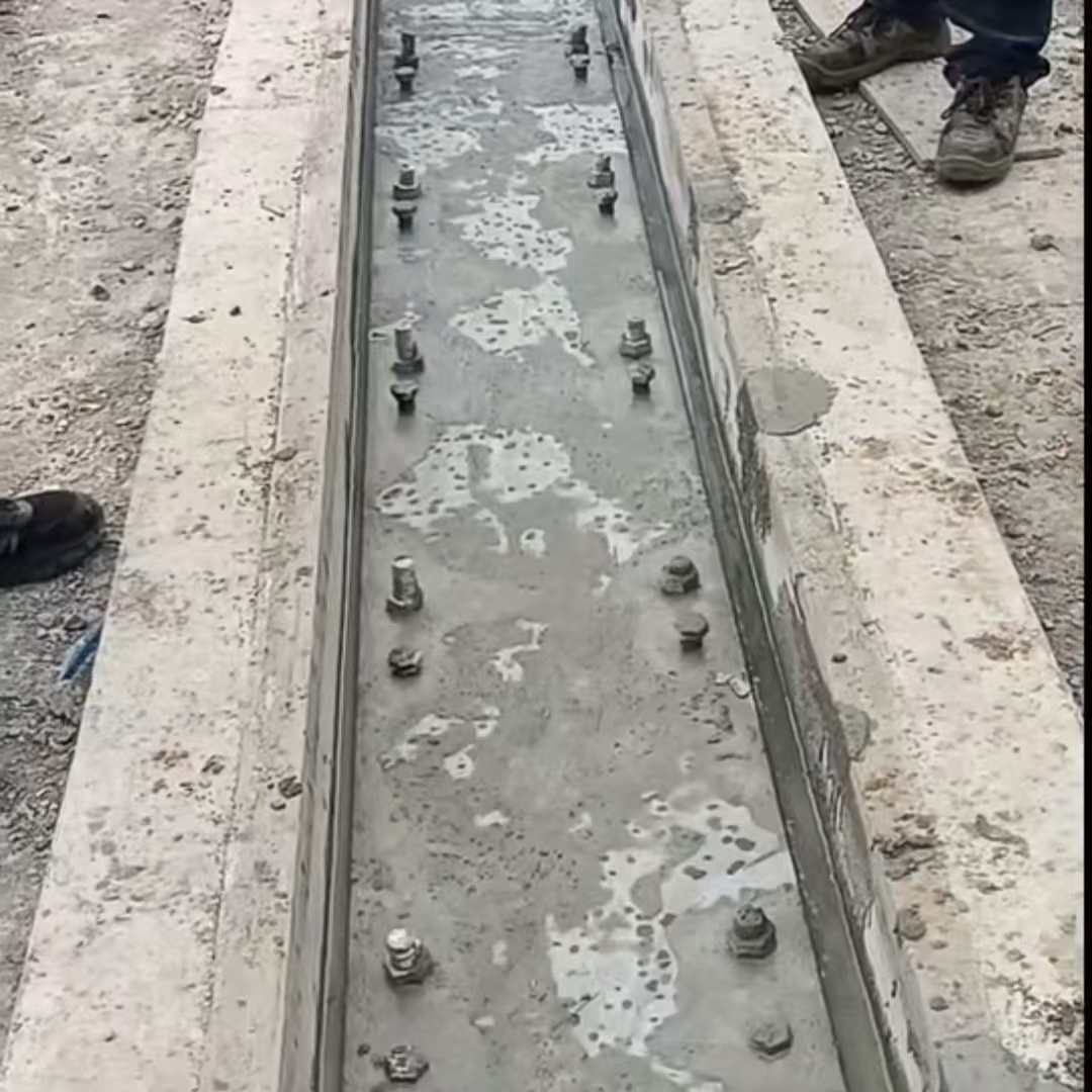壤塘港口码头起重机龙门吊重型机械设备稳固用早强快凝轨道胶泥